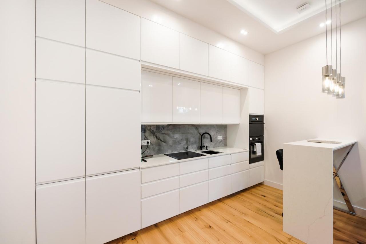 Zlota Sophisticated Apartment Warschau Exterior foto
