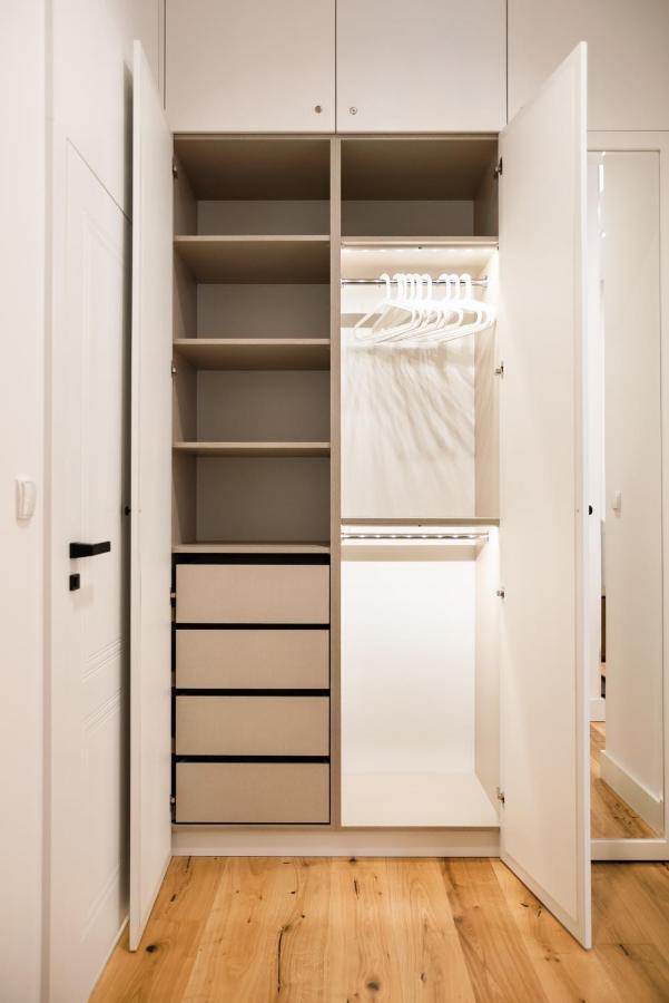 Zlota Sophisticated Apartment Warschau Exterior foto